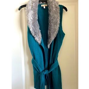 Sleeveless cardigan vest